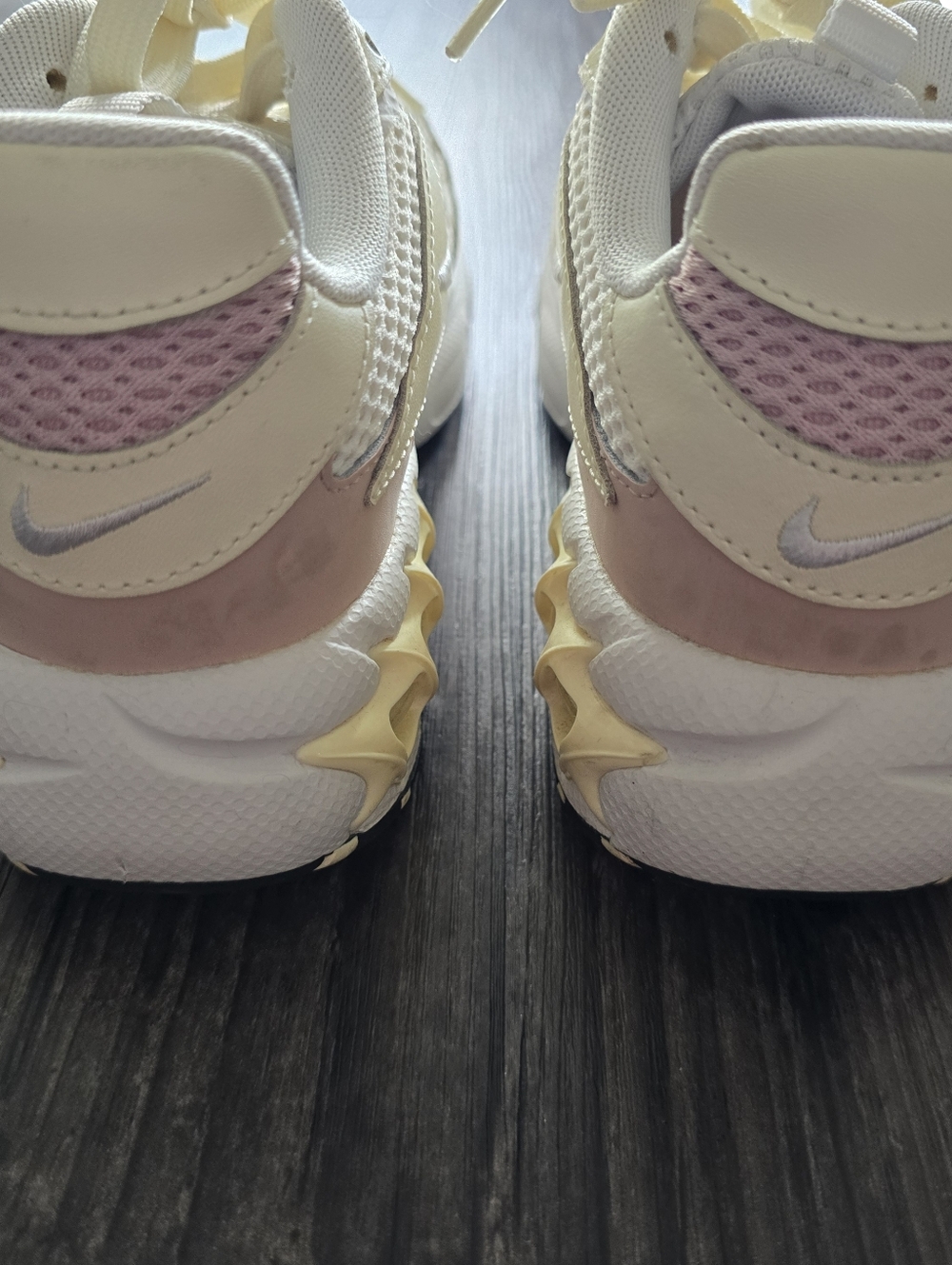 Nike Women's Zoom Air Fire Sneakers Size 7.5 - Picture 7 of 9